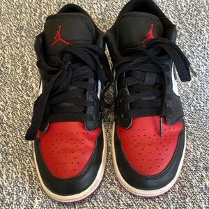 Boys Nike Air Jordan leather basketball sneakers 3.5 Youth Red Black and White